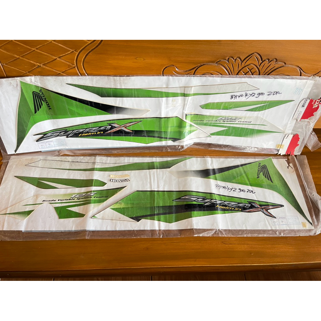 871X0KYZ900ZDL lis body STIKER STRIPING Supra X 125 Helm in HELM-IN 2011-2012 Lagacy Green Hijau ORI