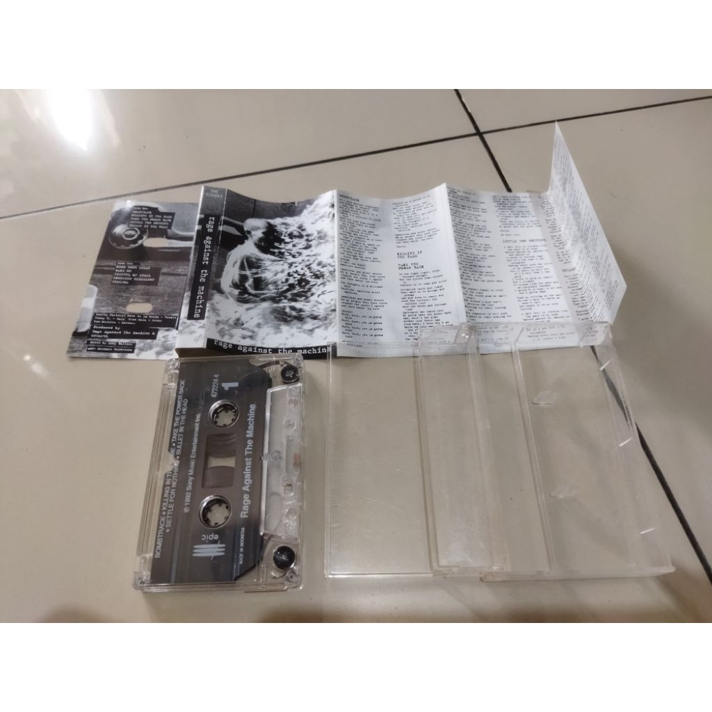 kaset pita RATM self titled