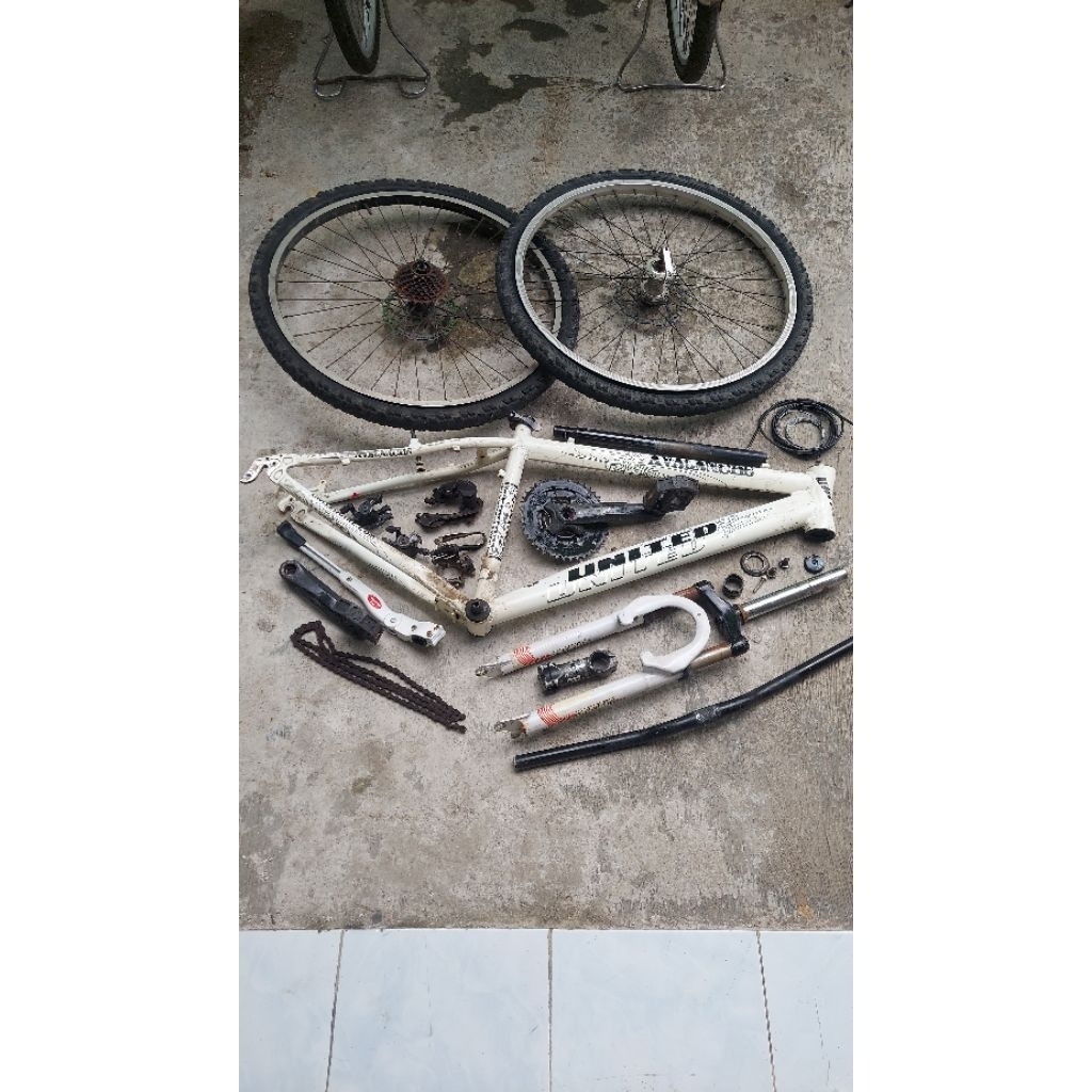 SEPEDA MTB UNITED AVALANCHE 26" ALLOY BEKAS