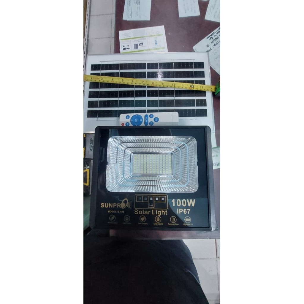 Lampu Sorot Tenaga Surya 100W - Tahan Air IP67, Pengisian Otomatis, Kecerahan Tinggi BISA HIDUP 12JA