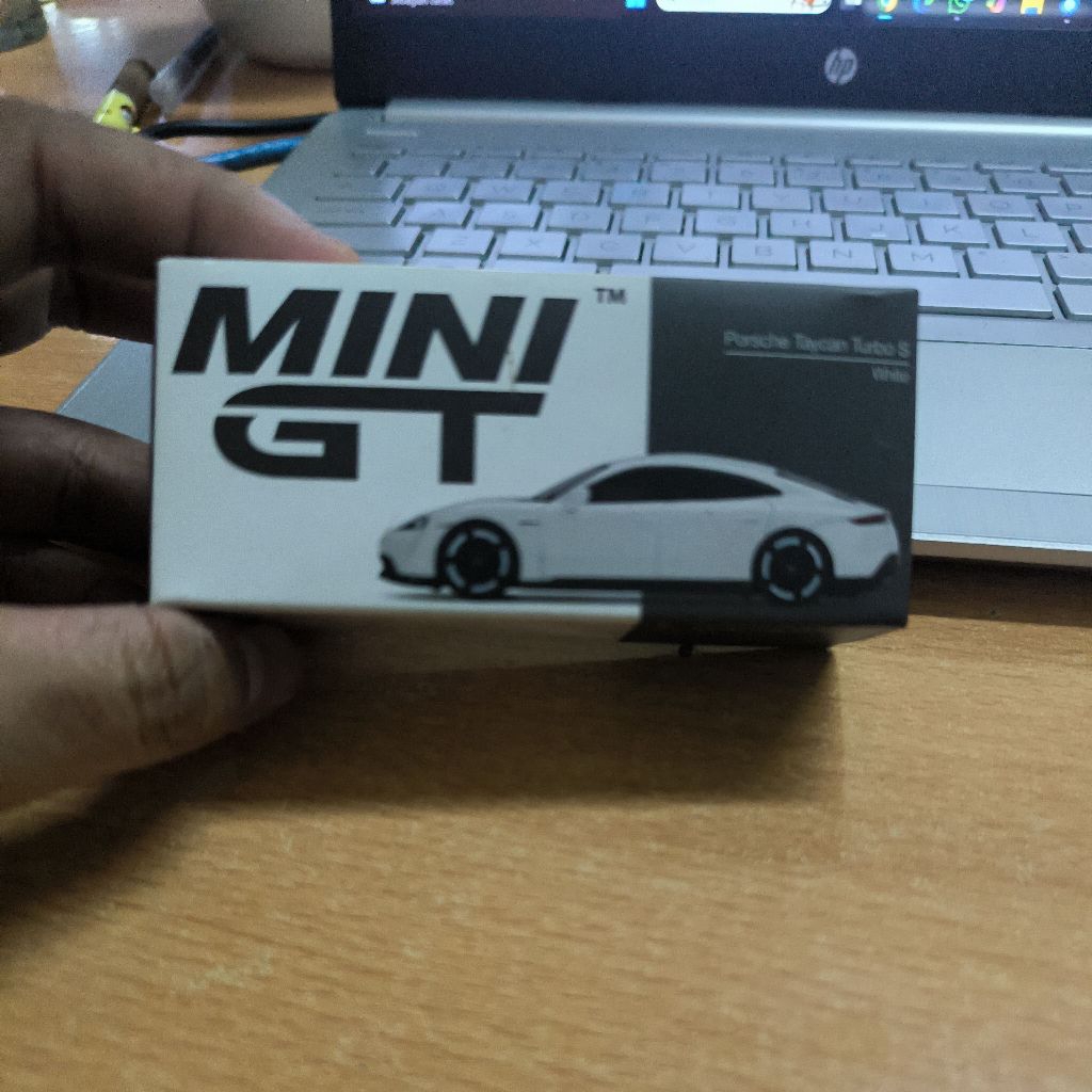Mini GT 218 Porsche Taycan Turbo S