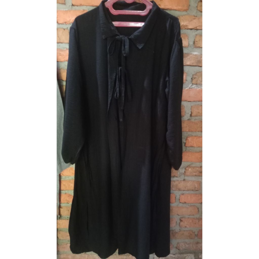 preloved outer hitam polo linen