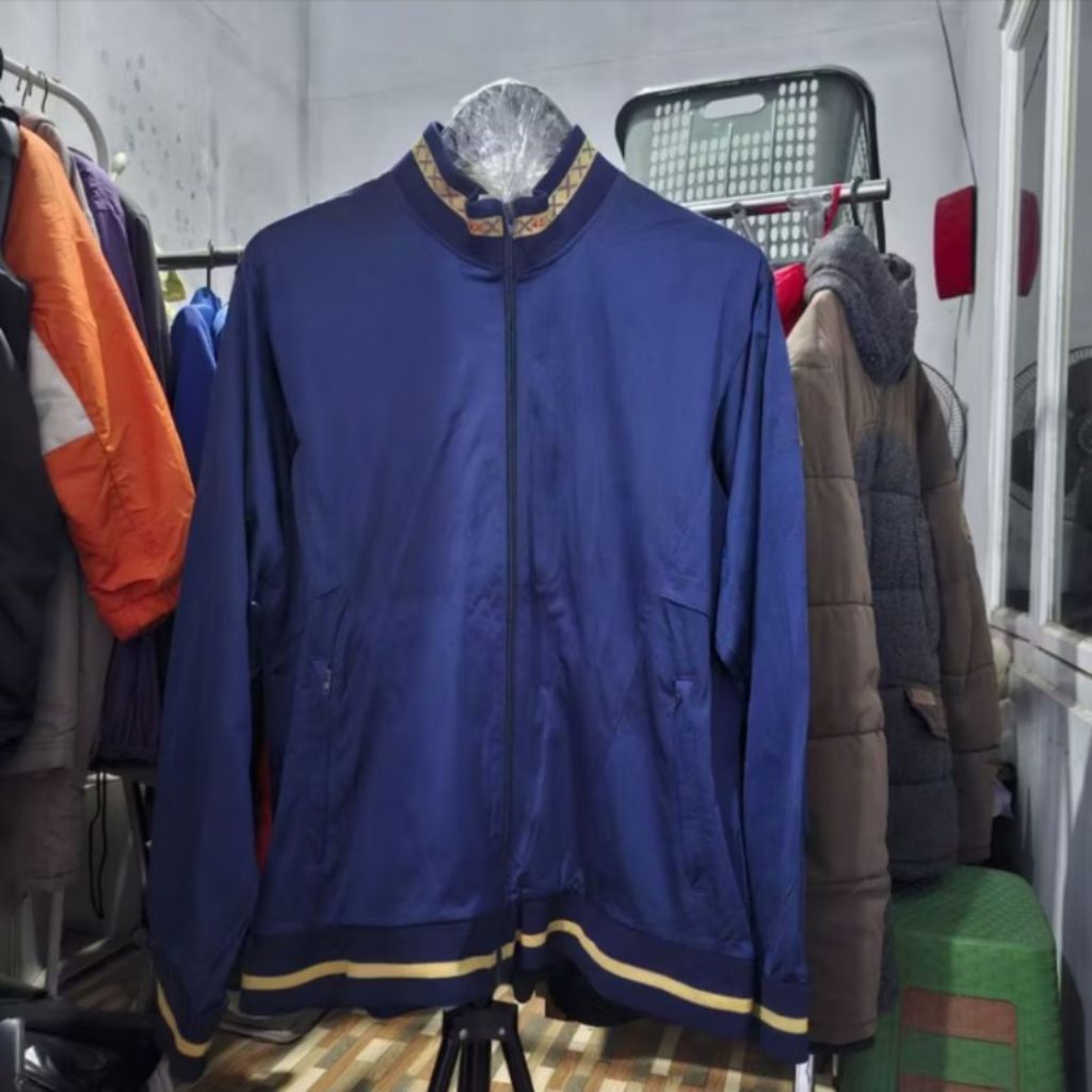 JAKET BOMBER CONVERSE SECOND