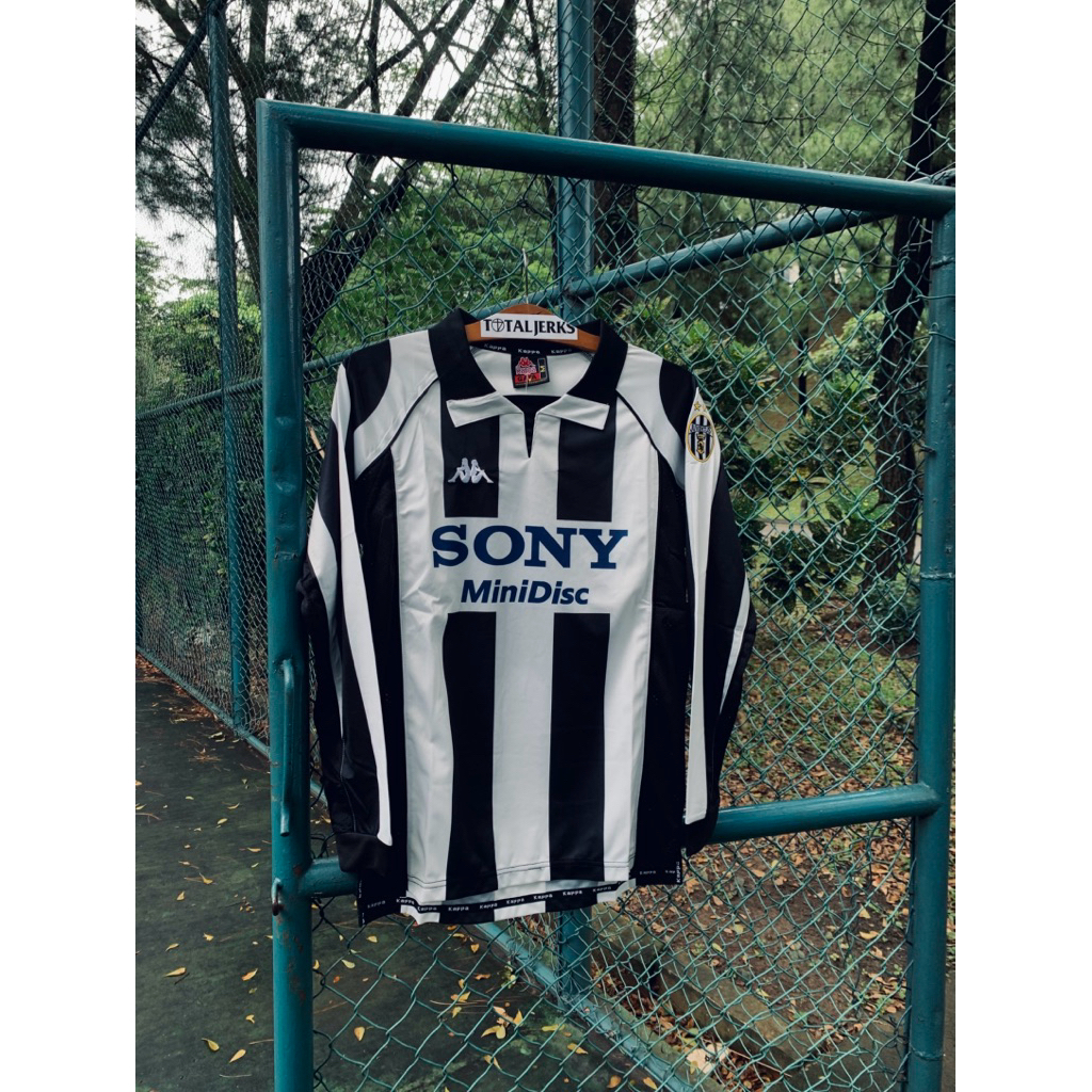 LS Juventus Home Centenary 97/98