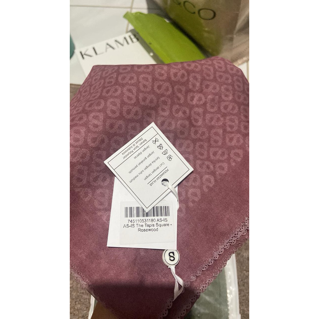 Buttonscarves as is tapis rosewood