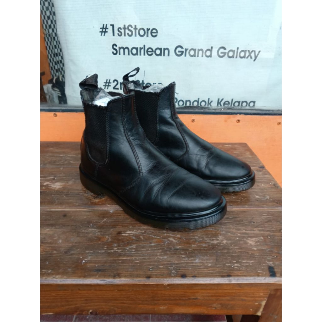 DR. MARTENS CHELSEA BOOTS 2976