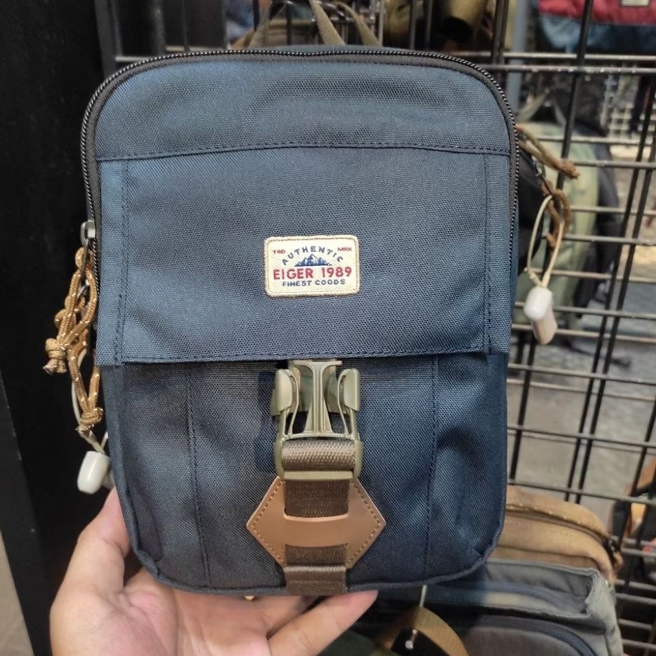 EIGER1989 Tas Selempang Original Sender ARC Pouch Navy.