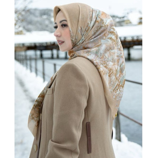 Buttonscarves Switzerland series Allegra Alpine Royale