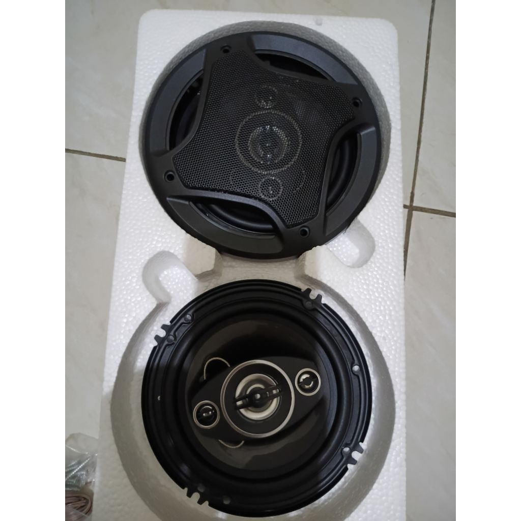 speaker subwoofer pcinener. 6,5 inch.. 4ohm. 500w.