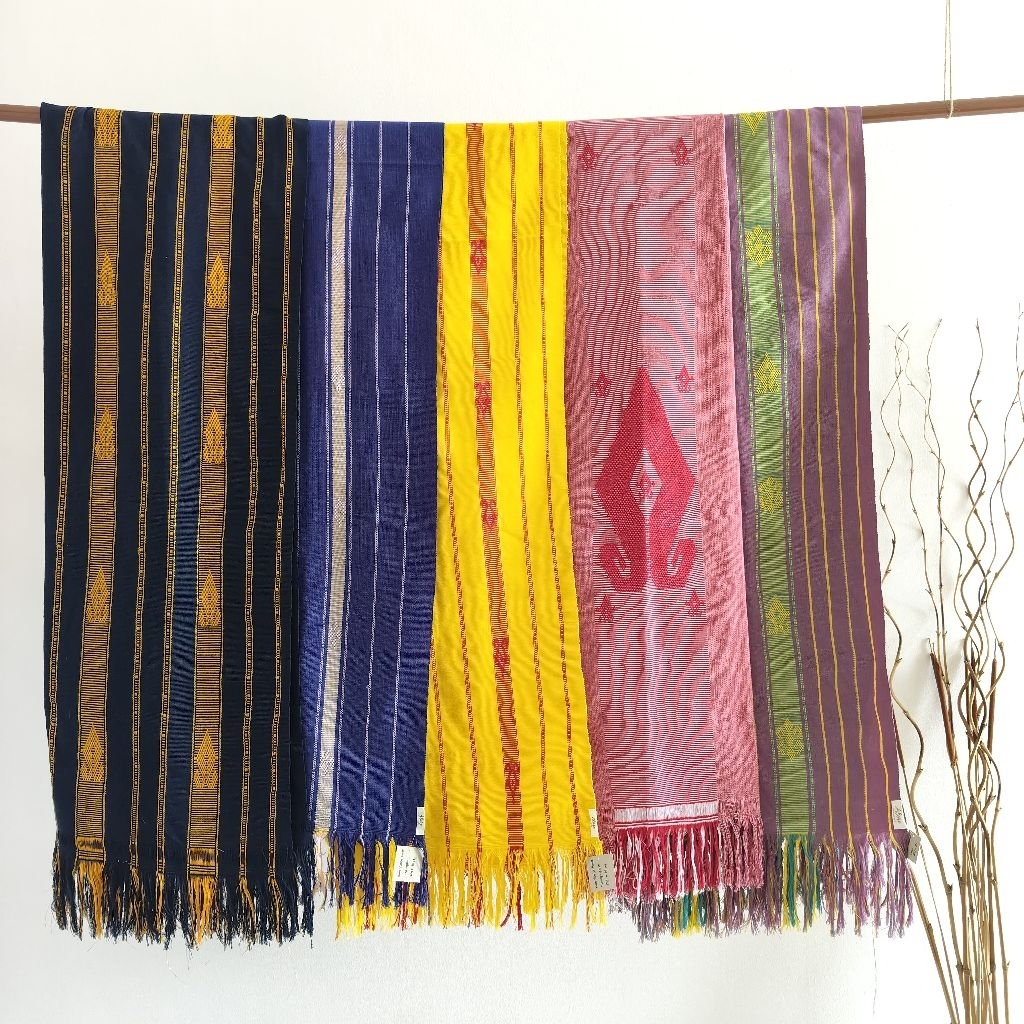 Aneka kain tenun asli dari Sumba barat, NTT - Motif mamuli