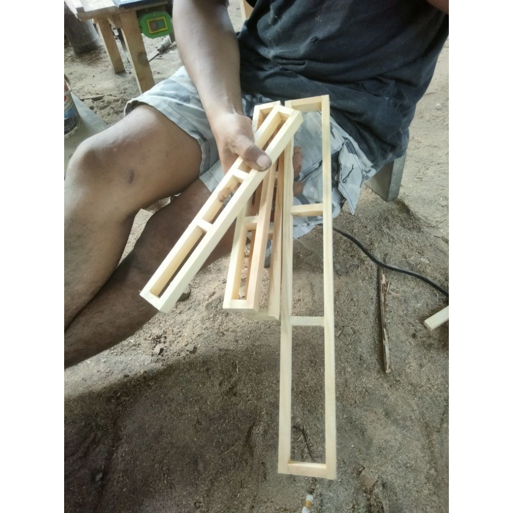 sasis miniatur truk plastik bahan kayu jati belanda ukutan 45x5cm