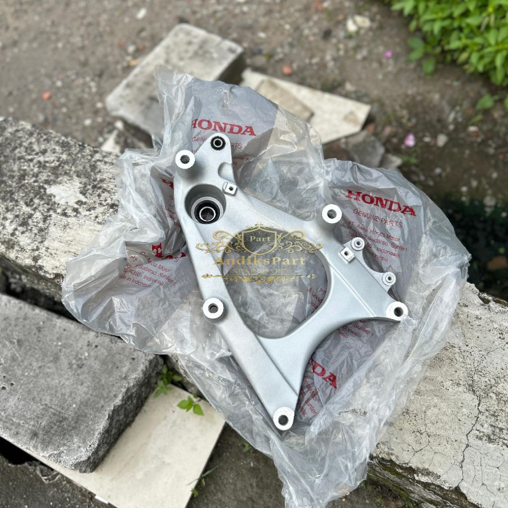Swing Arm PCX 160 non disc original 100% Honda AHM baru/ arm PCX original non disk baru