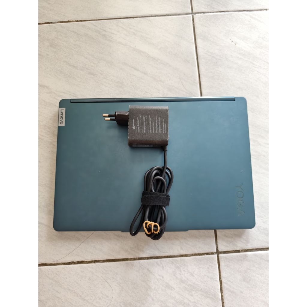 Lenovo Yogabook 9i Core Ultra 7 155h 32/1Tb Mei 2027 9 yoga book second seken bekas
