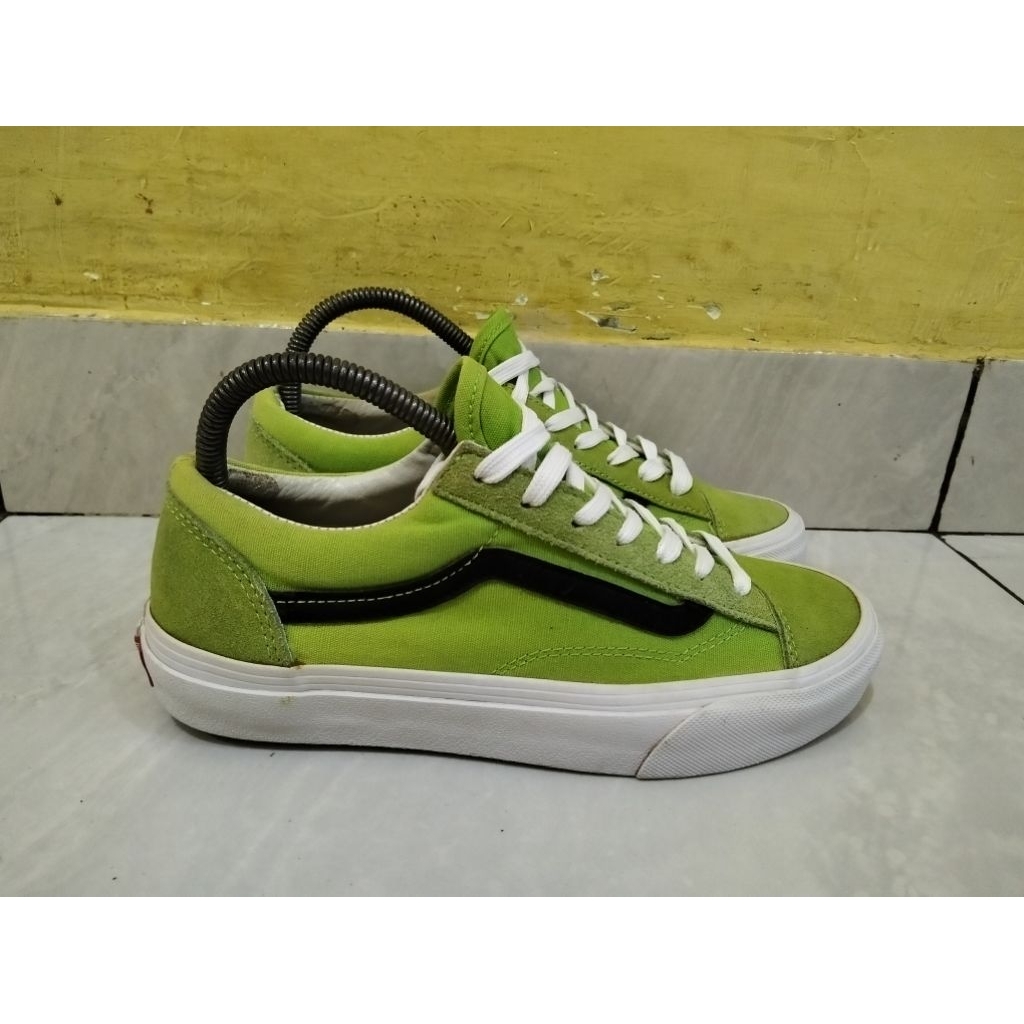 sepatu second size 38