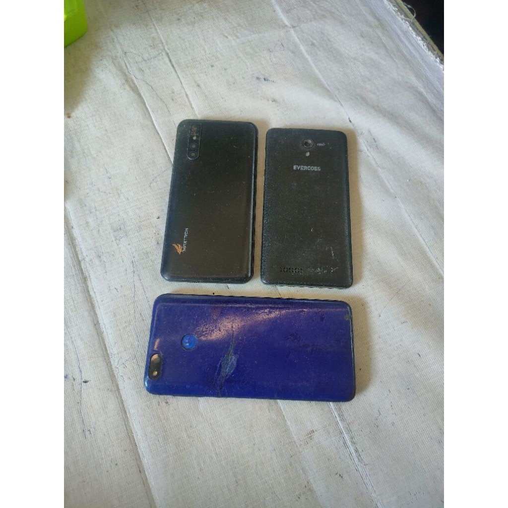 HP minus2  Evercoss A66A Maxtron dll borongan 3 unit second seadanya