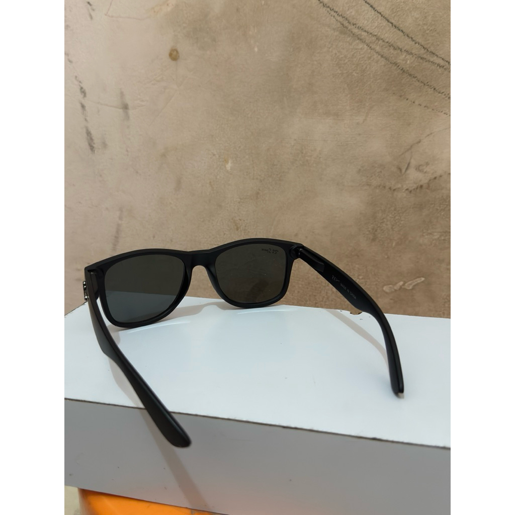 kacamata hitam pria dan wanita / Sunglasses fashion / gaul / kekinian
