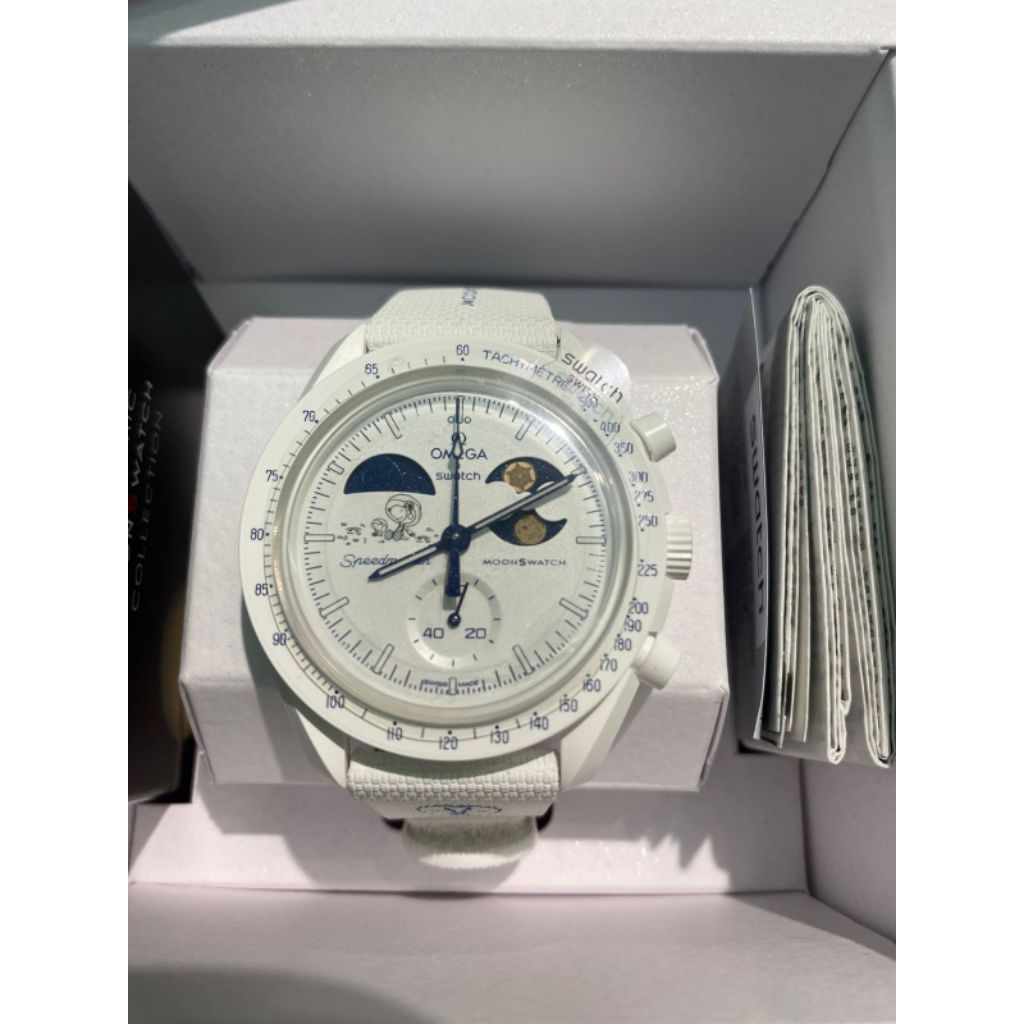 Swatch x omega Mission to Earthphase Moonshine Gold ColdMoon