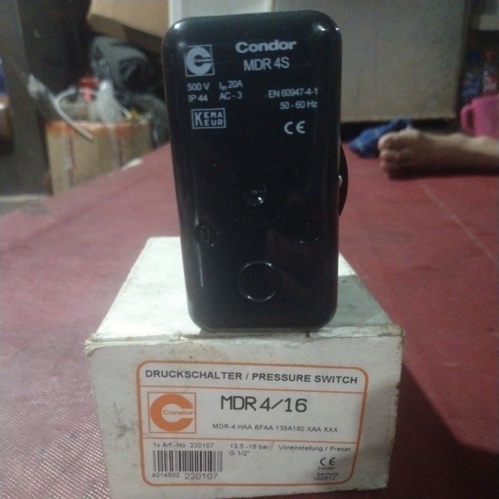 CONDOR MDR 4S/11 G 1/2inch 11bar 500v 16amper Pressure switch