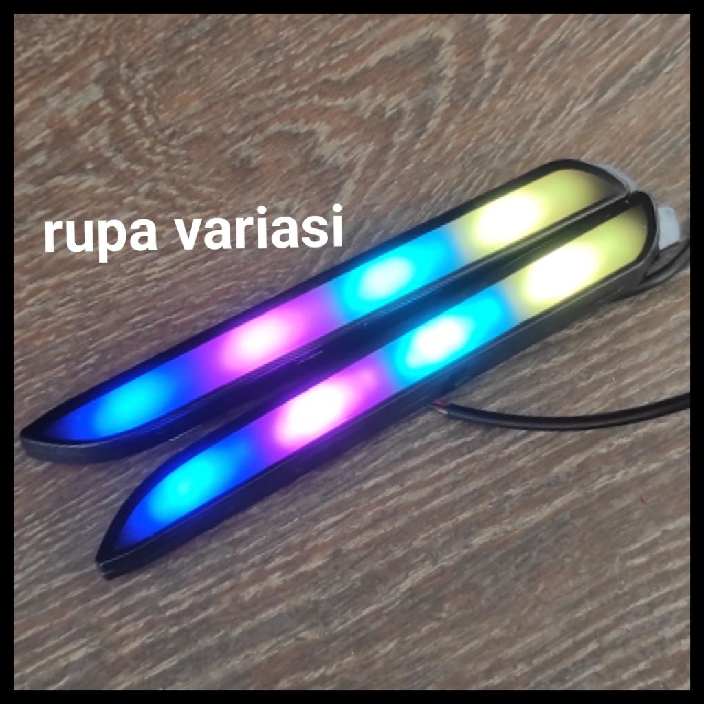 ..mata kucing lampu reflektor nyala RGB warna warni belakang mobil Toyota grand Fortuner 2009 Sampai
