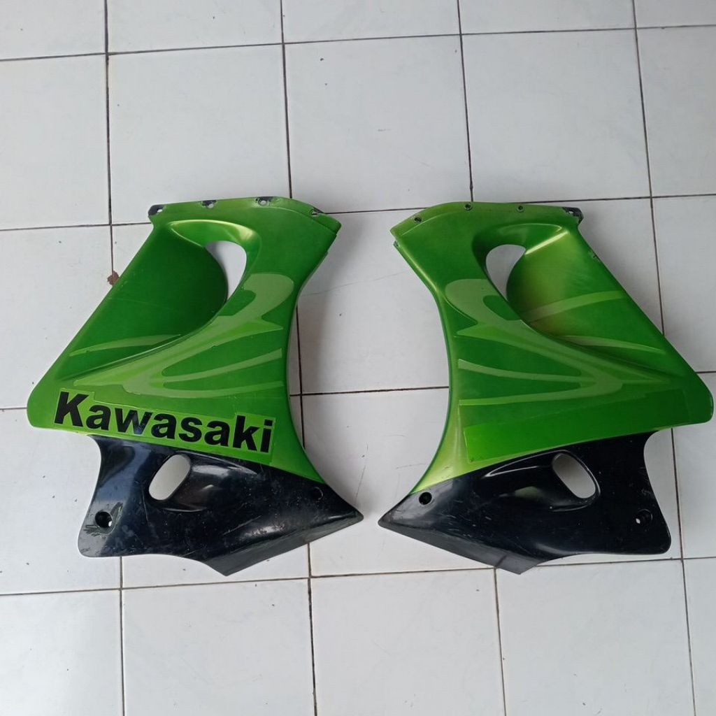 fairing fering kanan kiri kawasaki ninja rr old zx 150 rr warna hijau bekas original