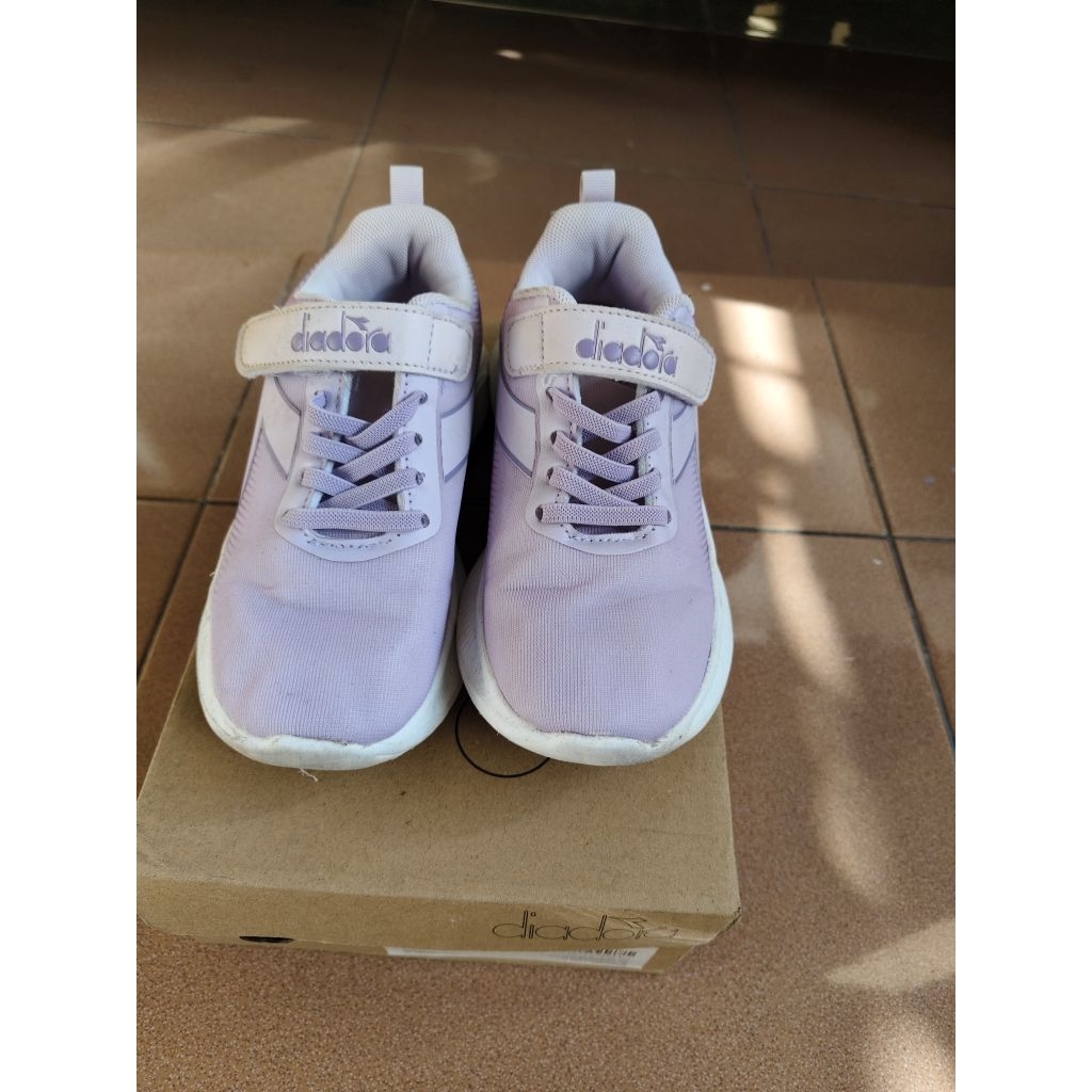 prelove sepatu diadora ori