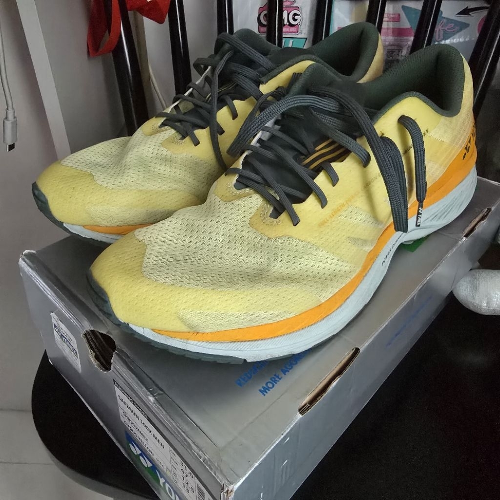 Sepatu Lari Running Shoes Yonex Saferun 100X Men size ukuran 47 original