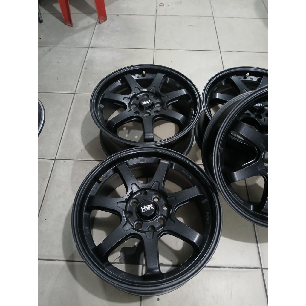 velg second HSR Ring 15 kondisi masih mulus no baling .no retak