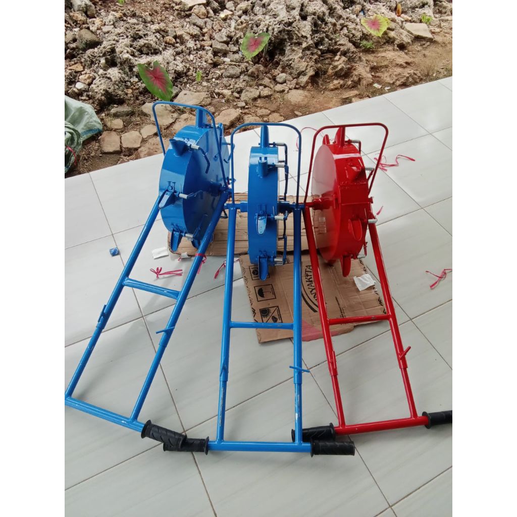 alat tanam padi berbahan besi