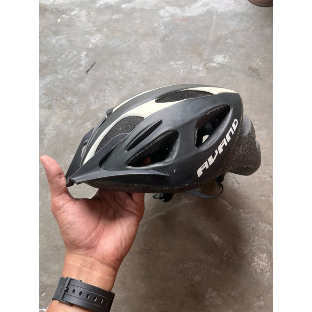 HELM SEPEDA AVAND BEKAS