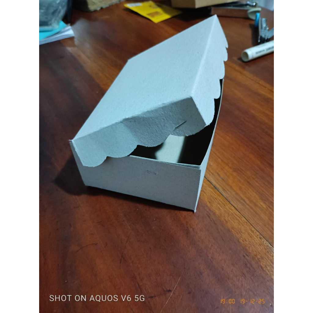 dus snack R3 putih NC 13x10x5 cm