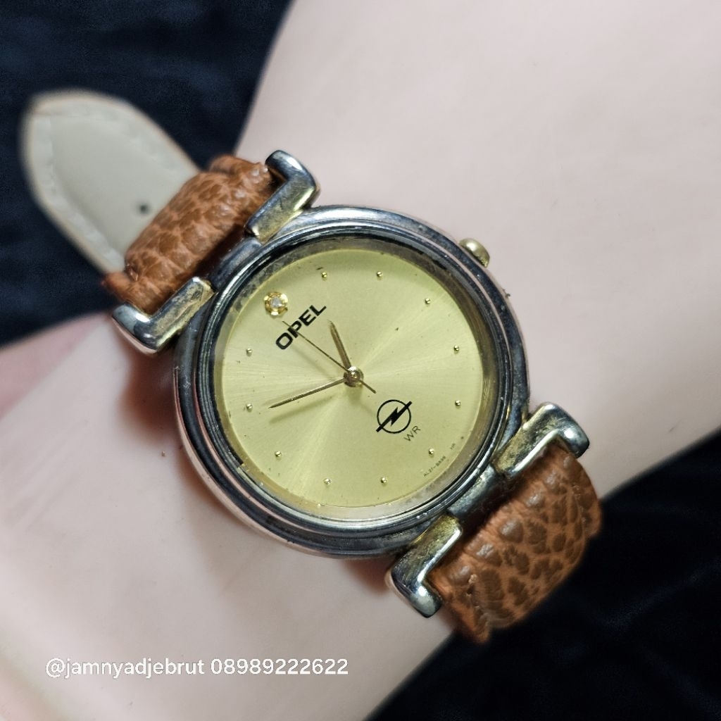 Jam Opel Diamond Gold Vintage Bekas