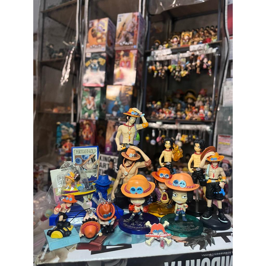 merch one piece action figure Portgas D Ace donar wcf fc statue ganci keychain mini figure fc mbh ha