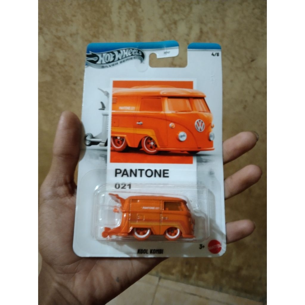 HOT WHEELS PANTONE COOL KOMBI