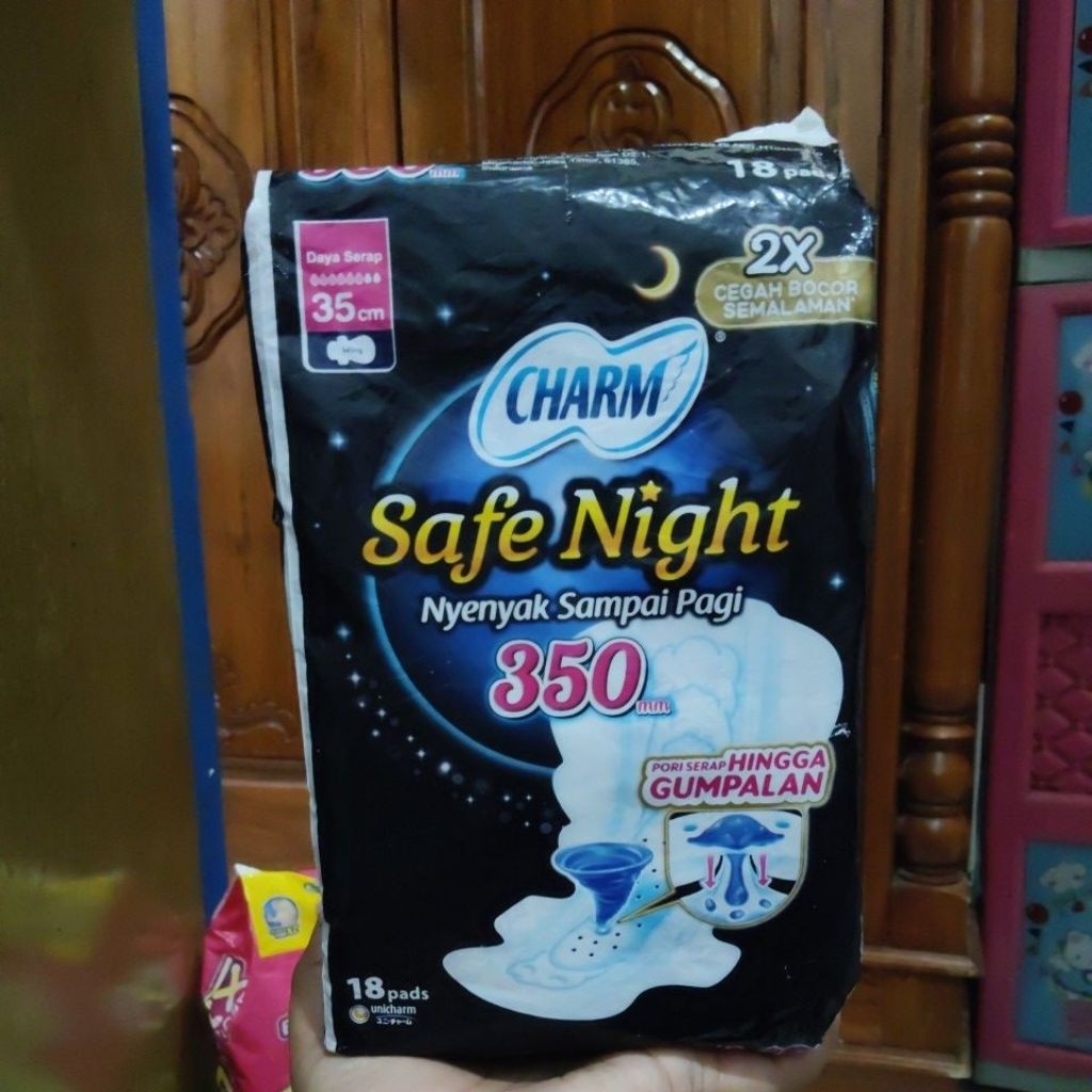 Charm Safe Night Wing 35cm 18pads