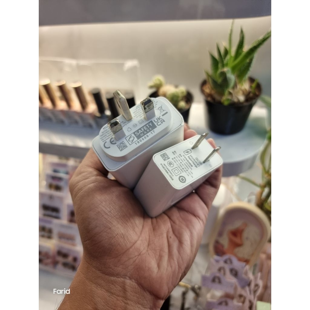 Adaptor huawei 65w type C ( laptop huawei matebook )