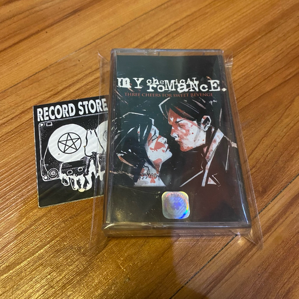 kaset my chemical romance - three cheers for sweet revenge