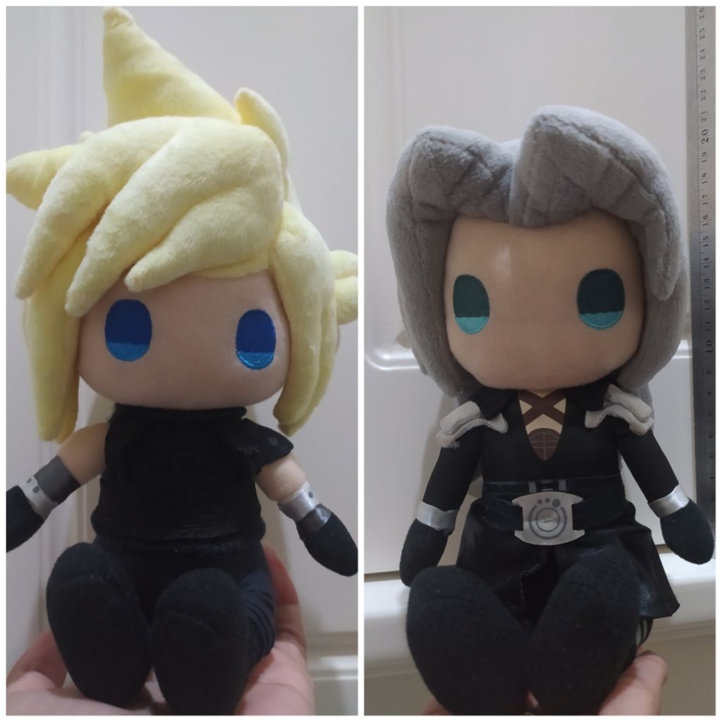 Final Fantasy VII Remake Cloud Strife and Sephiroth Original Square Enix
