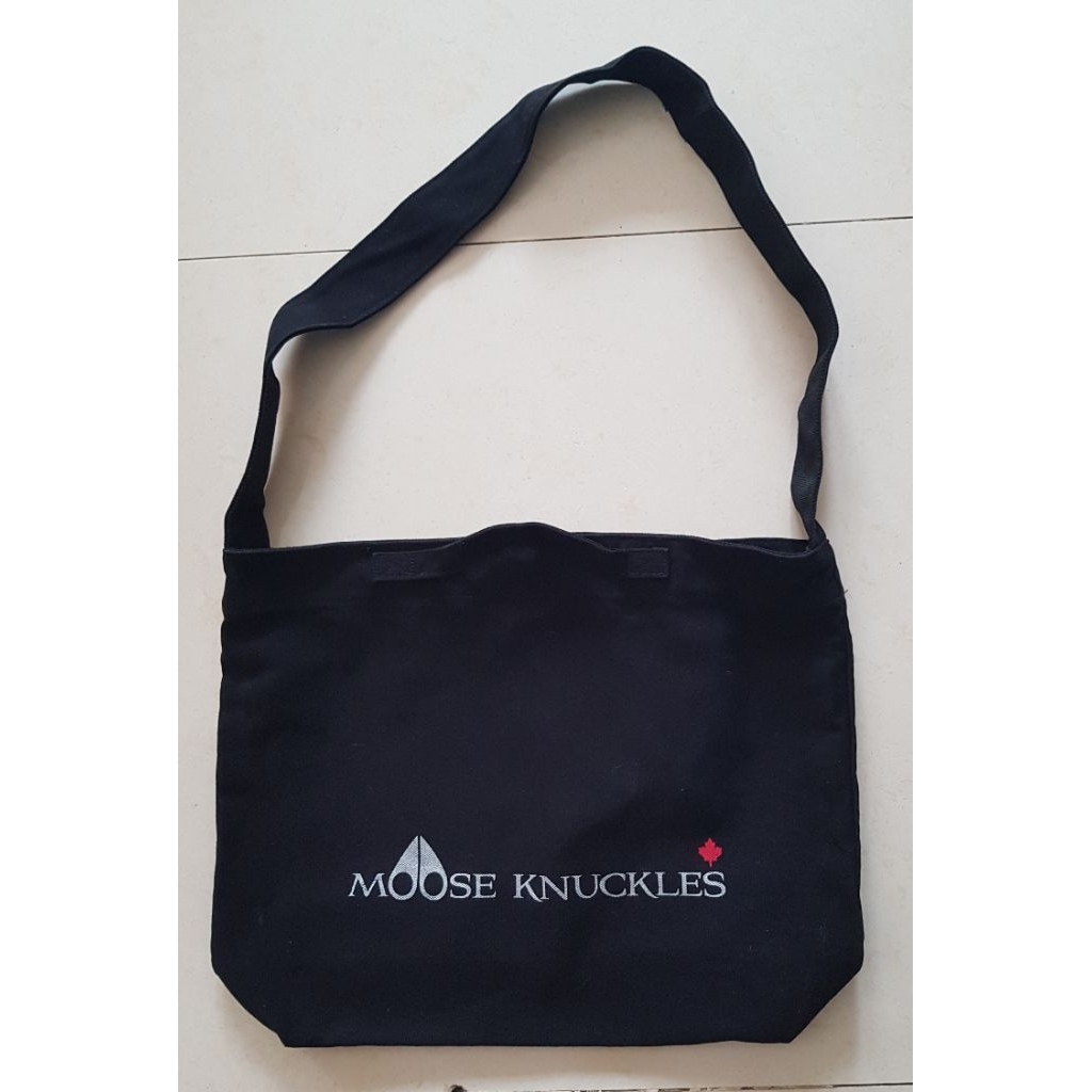MOOSE KNUCKLES Shoulder Bag