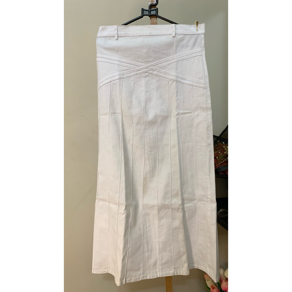 Rok Putih Panjang Preloved