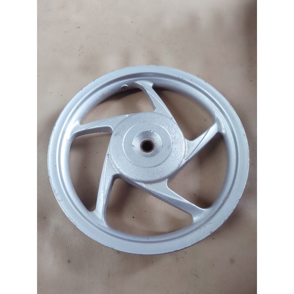 velg veleg peleg pelek racing belakang honda vario 125 beat vario 110 Scoopy silver ori