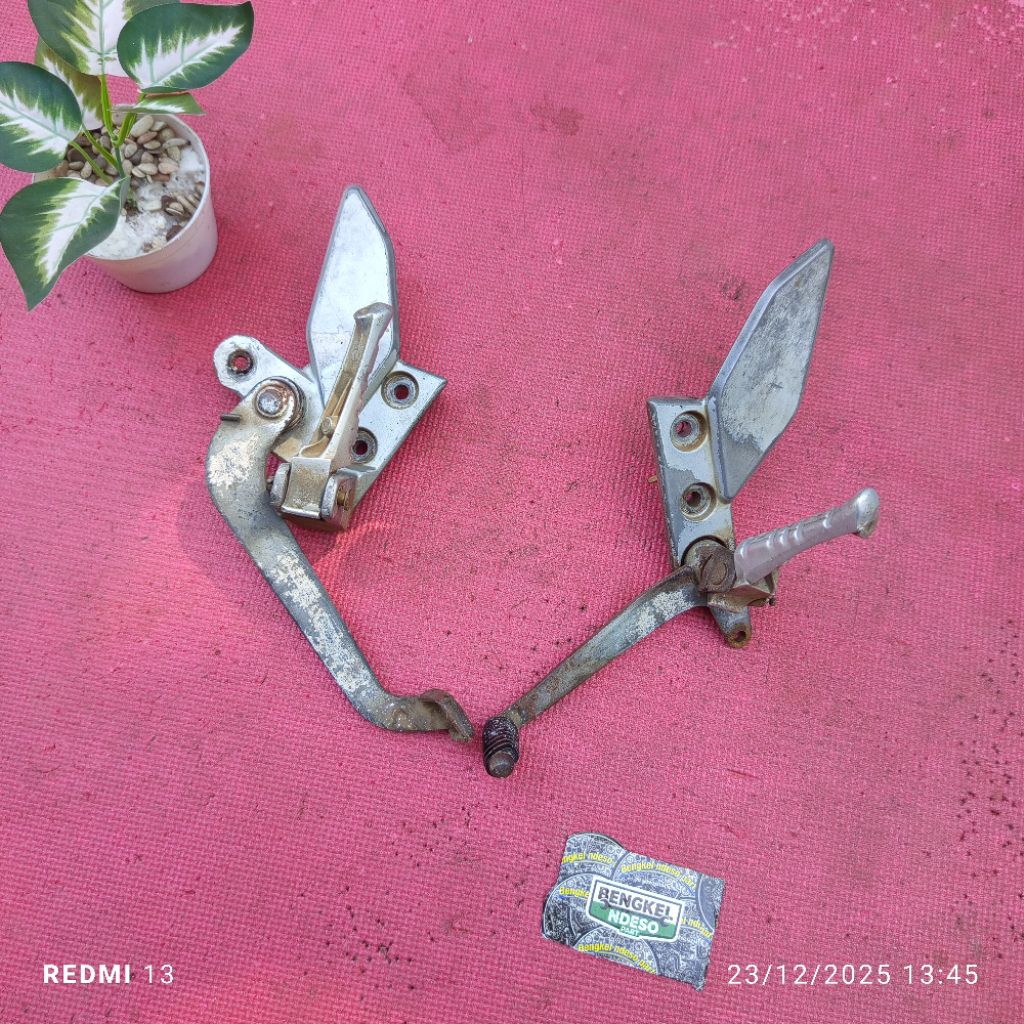 Footstep depan yamaha vixion ori seken