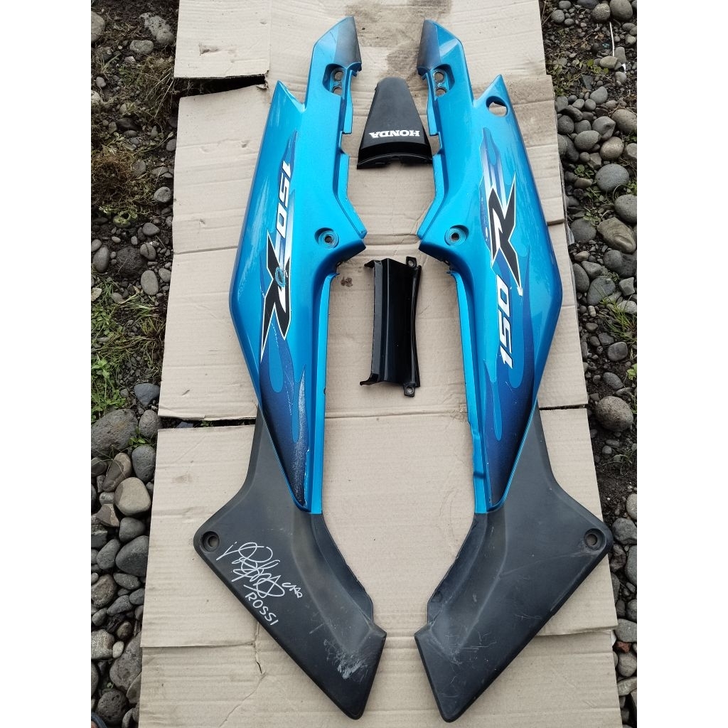 cover body belakang cover body cover side body belakang set sambungan body Honda CBR 150R old lama c