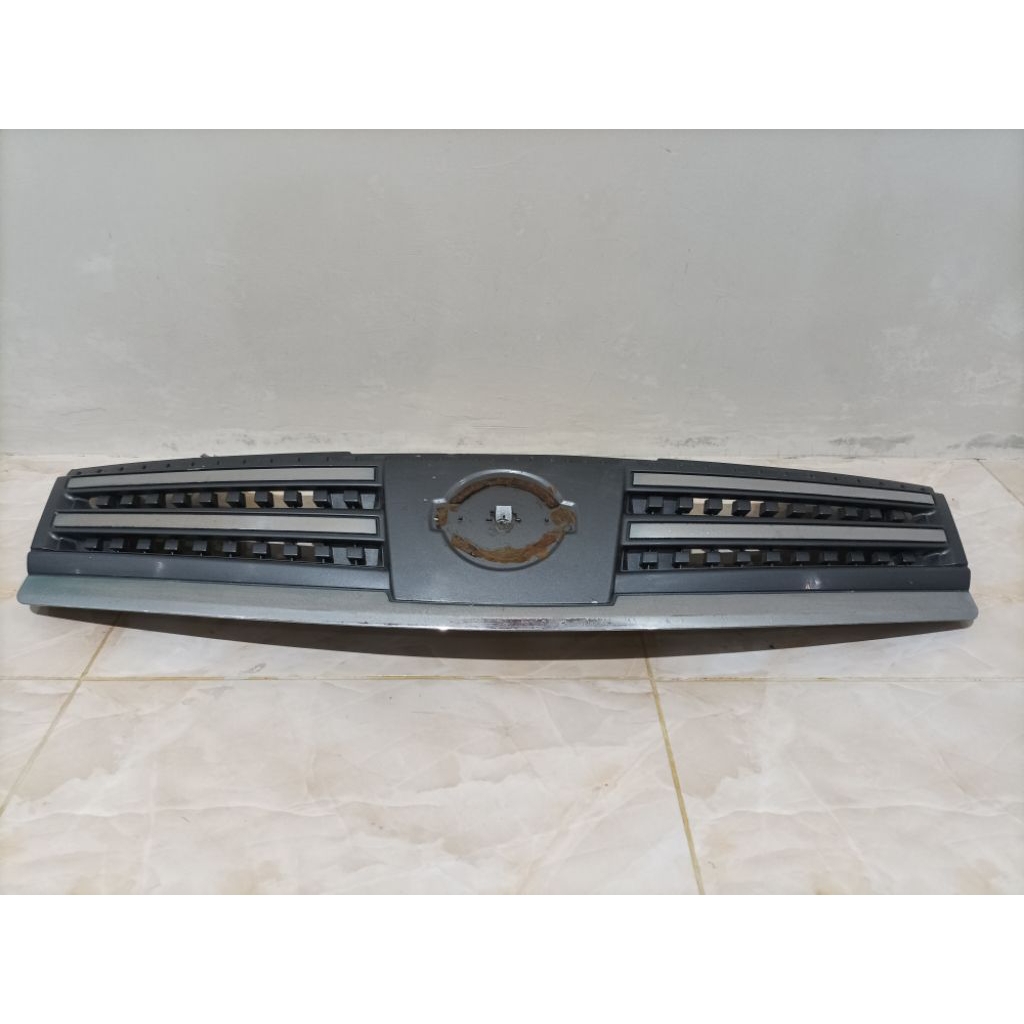 Grill depan Grill Nissan Livina Original