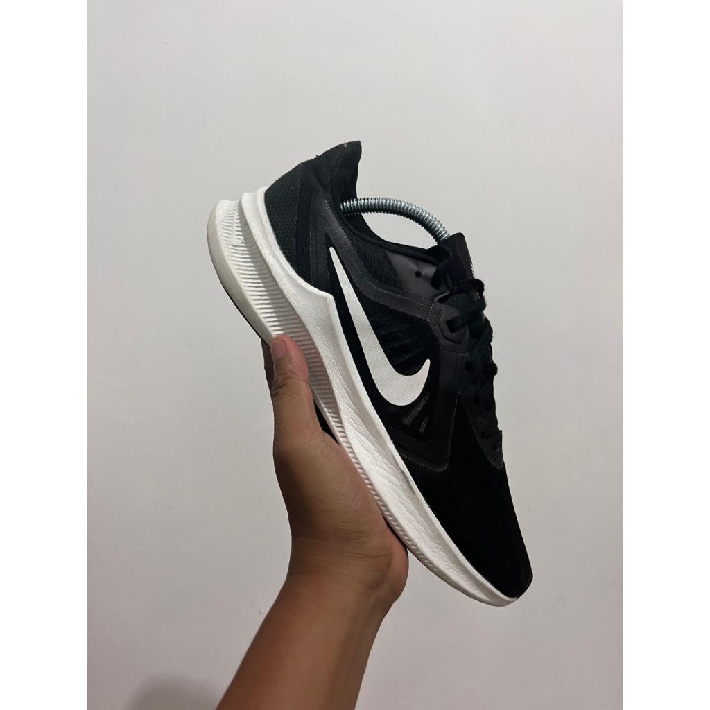 Sepatu Running Nike sampan