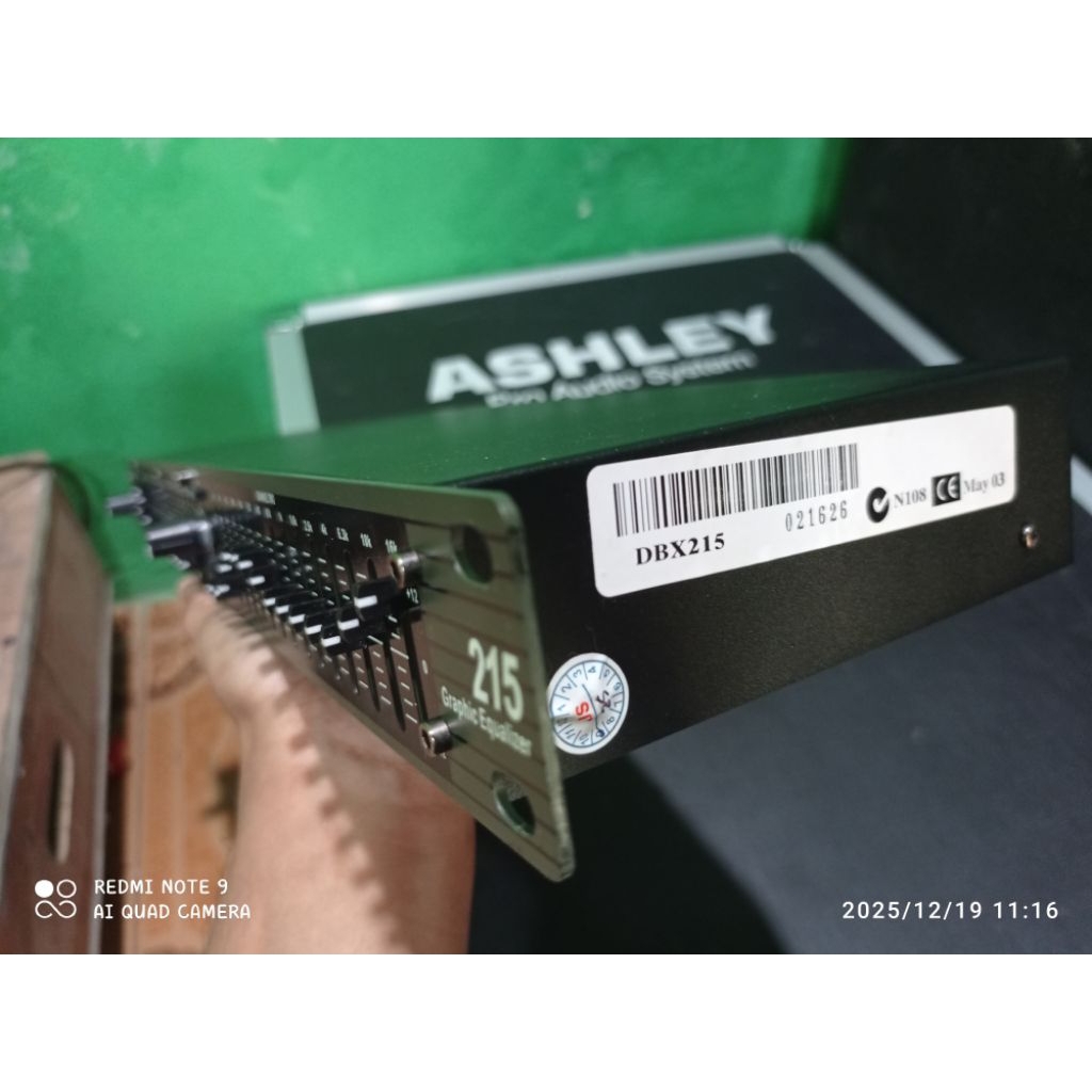 equalizer dbx 215 second