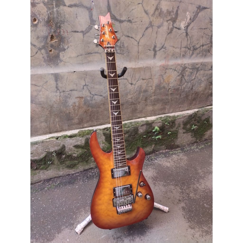 GITAR SHREDDER ORIGINAL MII MADE IN INDONESIA (LANGKA) 97% MULUS Gitar Listrik Melody Gitar Elektrik