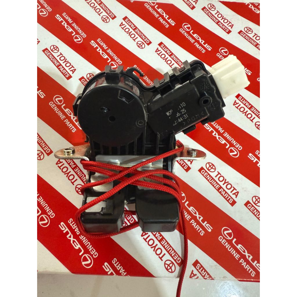 door lock beckdoor kunci pintu bagasi belakang toyota avanza xenia veloz 2022 up original