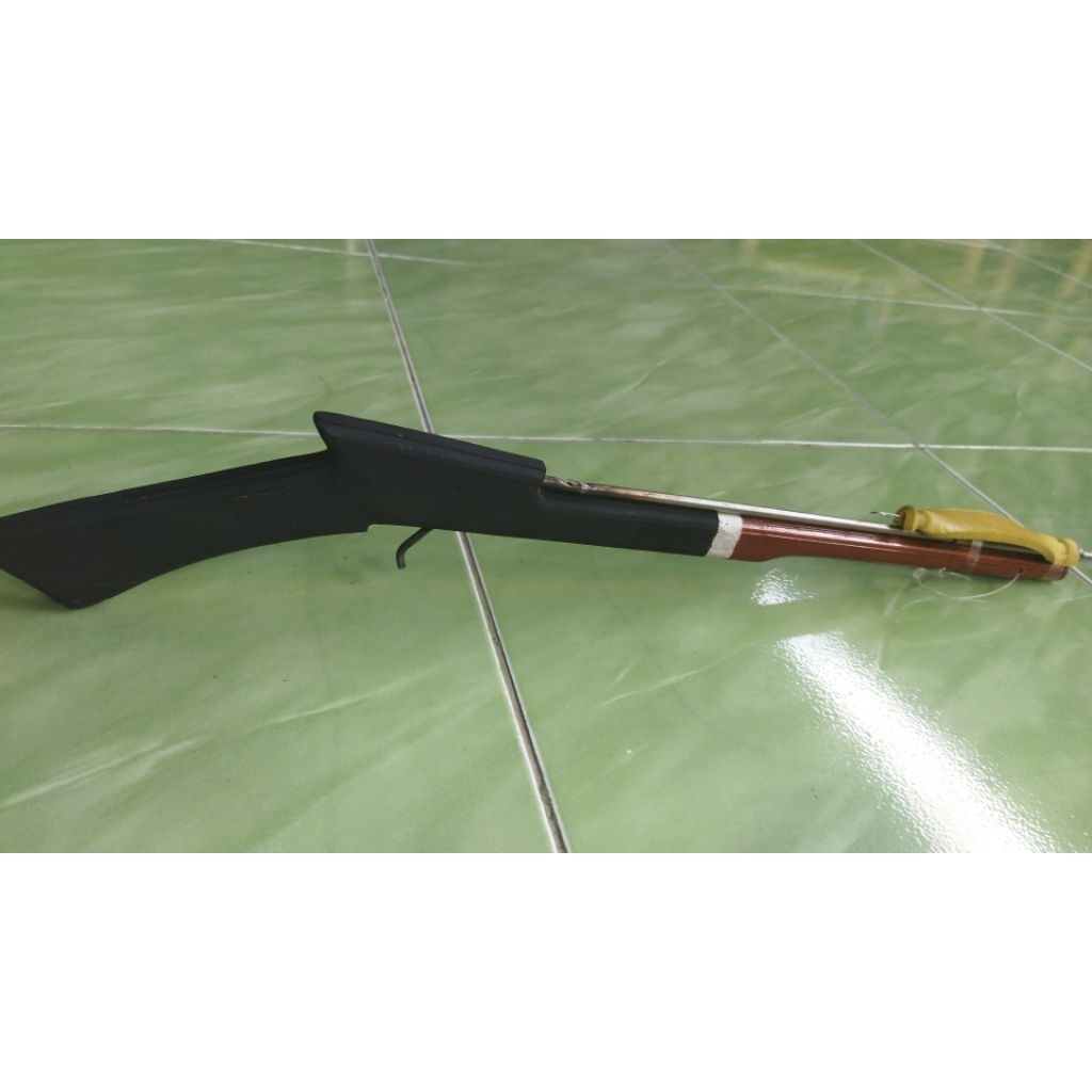 jubi alat panahan untuk menangkap ikan malam hari