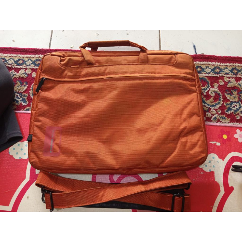 Tucano Tas Laptop Second preloved