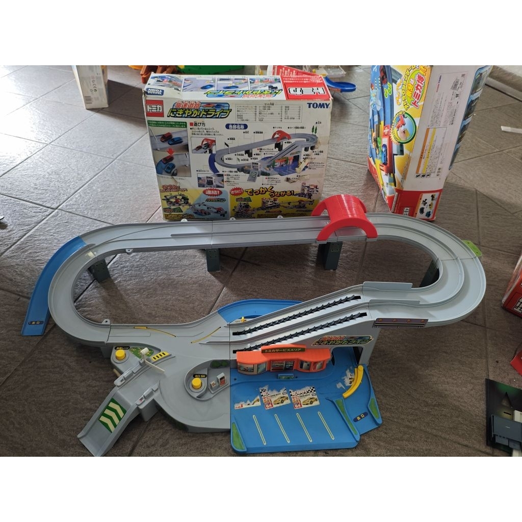 Takara Tomy Tomica World Busy Bustling Highway Drive Jalan tol Diecast 1 64